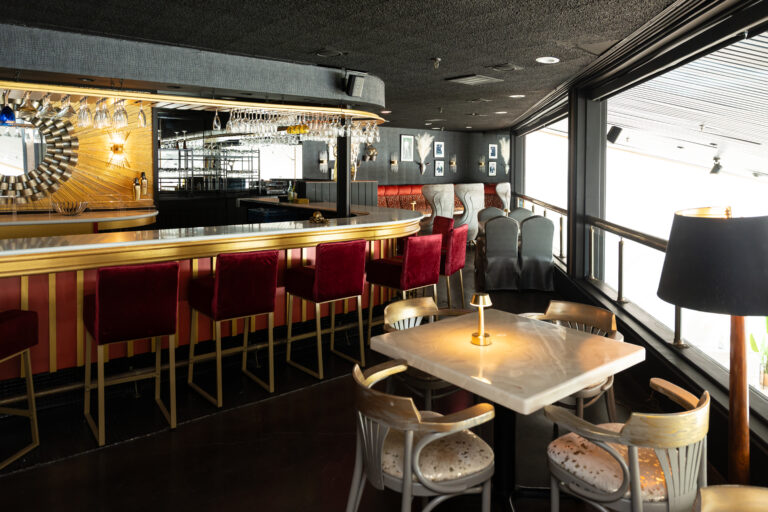 Level Three Dining 63 Seated-100 cocktails